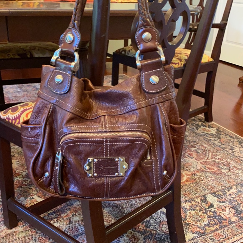 B. Makowsky woman’s purse